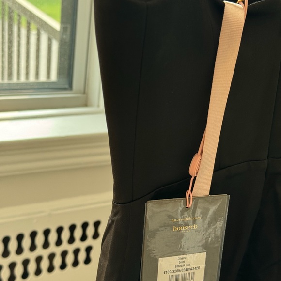 Robe House of CB - Picture 4 of 7